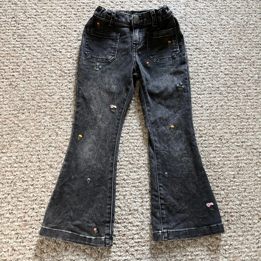 Cat & jack girls embroidered floral black flare jeans in size 5.